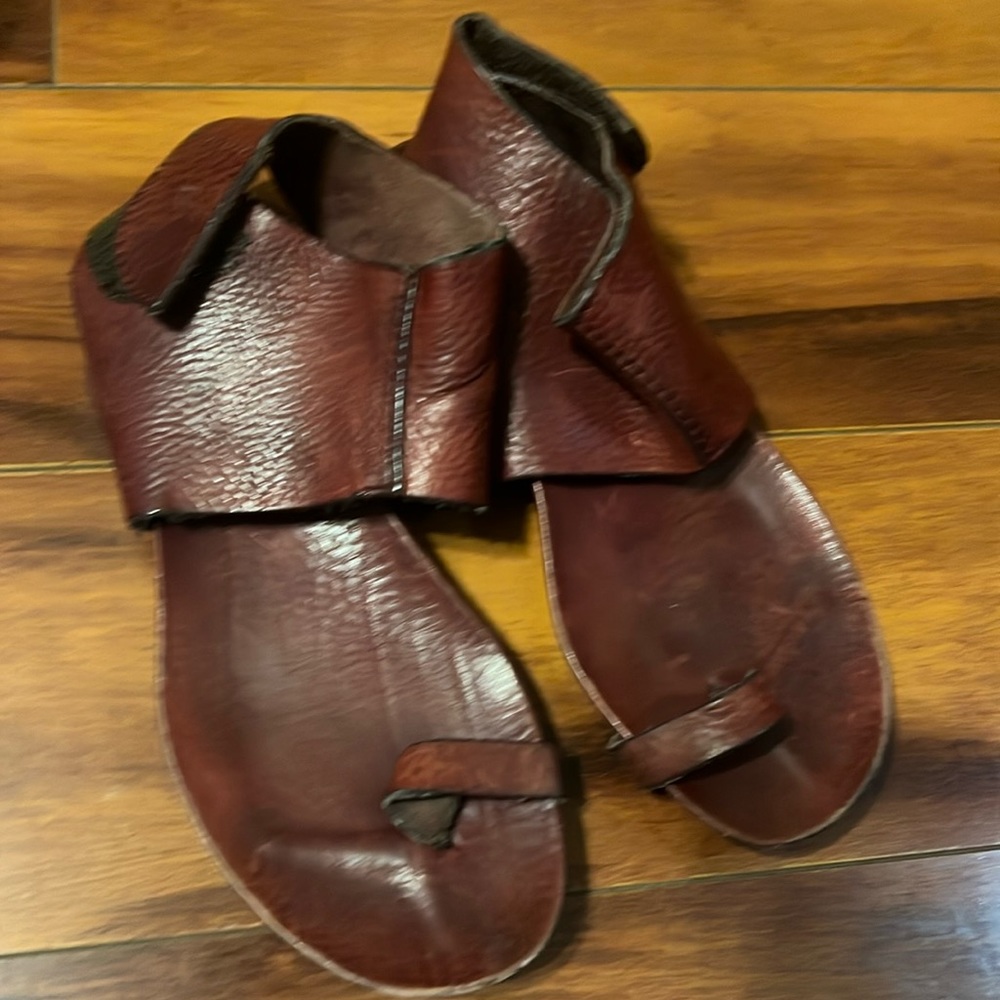 Pedro Garcia Sandals with thong and velcro straps, burgundy